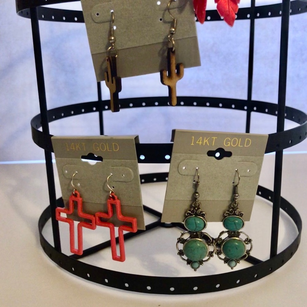 5 pairs of fashion Earrings- EUC - Picture 8 of 8